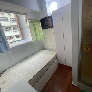 尖沙咀乐道龙华大厦7楼A房studio-理工步行+巴士11分钟到校，纯步行17分，尖沙咀站步行2分，巴士总站在大厦门口