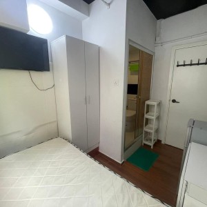 尖沙咀乐道龙华大厦7楼A房studio-理工步行+巴士11分钟到校，纯步行17分，尖沙咀站步行2分，巴士总站在大厦门口