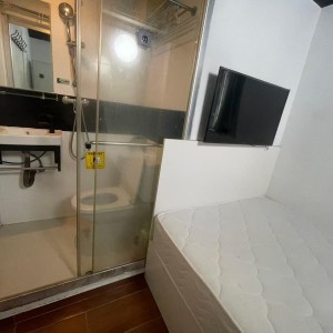 尖沙咀乐道龙华大厦studio7楼F房-理工步行+巴士11分钟到校，纯步行17分，尖沙咀站步行2分，巴士总站在大厦门口