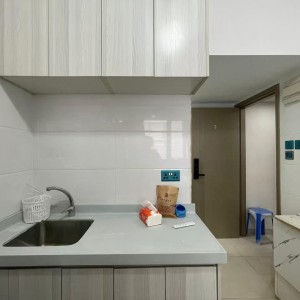 尖沙咀乐道9号7楼3号房studio-理工步行+巴士11分钟到校，纯步行17分，尖沙咀站步行2分，周边商超便利店众多