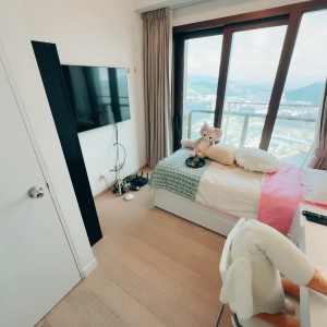 观塘将军澳日出康城LP6套一女生A-高档海景单人间，到科大巴士+港铁30分钟即达，科大学生优选