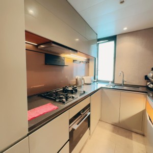 观塘将军澳日出康城LP6套一女生B-高档海景单人间，到科大巴士+港铁30分钟即达，科大学生优选