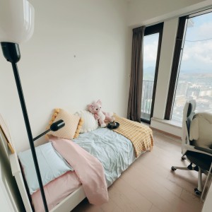 观塘将军澳日出康城LP6套四男生D-高档海景单人间，到科大巴士+港铁30分钟即达，科大学生优选