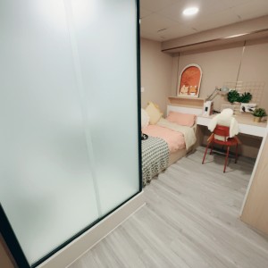 旺角青年公寓AB区B12-独卫超值单间有窗专业学生公寓，理工16分都会15分，旺角站270米，旺角中心地段