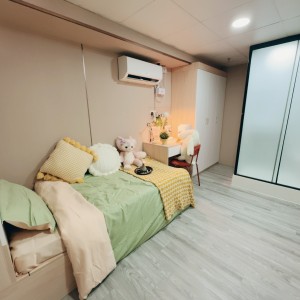 旺角青年公寓CD区C9-独卫超值单间有窗专业学生公寓，理工16分都会15分，旺角站270米，电梯洋楼