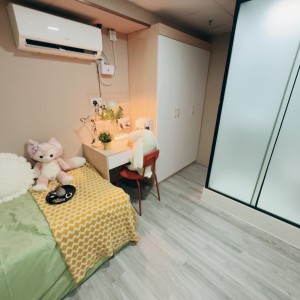 旺角青年公寓CD区C9-独卫超值单间有窗专业学生公寓，理工16分都会15分，旺角站270米，电梯洋楼