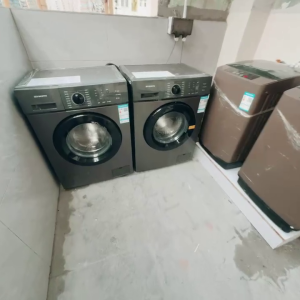 旺角青年公寓CD区C9-独卫超值单间有窗专业学生公寓，理工16分都会15分，旺角站270米，电梯洋楼