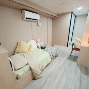 旺角青年公寓CD区C8-独卫超值单间有窗专业学生公寓，理工16分都会15分，旺角站270米，电梯洋楼