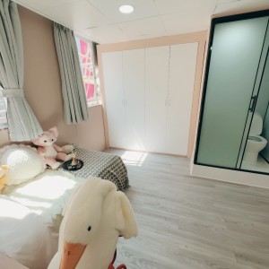 旺角青年公寓CD区C4-独卫超值单间有窗专业学生公寓，理工16分都会15分，旺角站270米，电梯洋楼