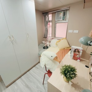 旺角青年公寓CD区D2-独卫超值单间有窗专业学生公寓，理工16分都会15分，旺角站270米，电梯洋楼