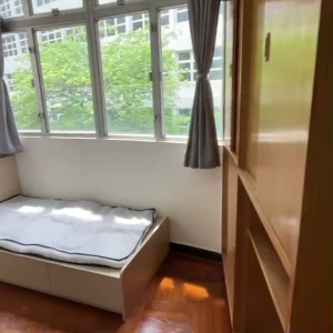 薄扶林31号学生公寓C房-仅限男生，港大只要步行三百米，堪比宿舍！只要7k+!港铁香港大学站距离550米，去哪儿都方便