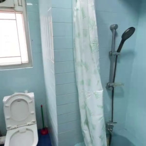 薄扶林31号学生公寓E房双人间-仅限男生，港大只要步行三百米，堪比宿舍！只要7k+!港铁香港大学站距离550米，去哪儿都方便