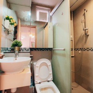 岭南-兆康苑501室一期B-男生优先，岭南大学步行15分即达，小区门口就是地铁站