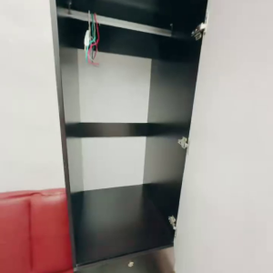 佐敦华丰大厦6FstudioC室--佐敦站就在楼下，步行+巴士5分钟即可到达理工，纯步行850米。超大空间有沙发带衣柜