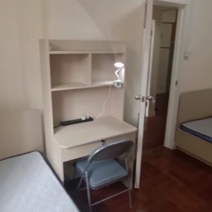 港岛庆云大厦单间公寓双人房B房-居民区港大步行7分钟，生活便利，西营盘地铁站步行6分