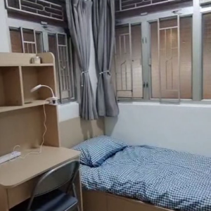 中西区皇后大道西带窗单间1B-A，港大步行500米，地铁站步行270米，巴士站1分即达，周边多个商超食肆