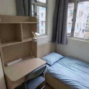 中西区皇后大道西带窗单间2A-A，港大步行750米，地铁站步行270米，巴士站1分即达，周边多个商超食肆