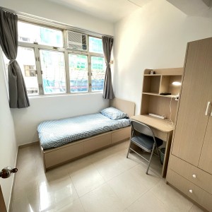 中西区皇后大道西带窗单间2B-B，港大步行750米，地铁站步行270米，巴士站1分即达，周边多个商超食肆