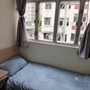 中西区皇后大道西带窗单间2C-A，港大步行750米，地铁站步行270米，巴士站1分即达，周边生活配套齐全吃饭出行都方便