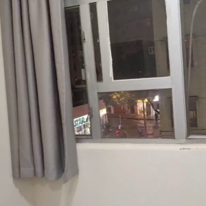 中西区皇后大道西带窗单间3B-A，港大步行500米，地铁站步行270米，巴士站1分即达，周边生活配套齐全吃饭出行都方便