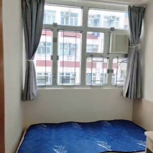 中西区皇后大道西带窗单间3C-B，港大步行500米，地铁站步行270米，巴士站1分即达，周边生活配套齐全吃饭出行都方便