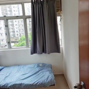 中西区皇后大道西带窗单间4B-A，港大步行500米，地铁站步行270米，巴士站1分即达，周边生活配套齐全吃饭出行都方便