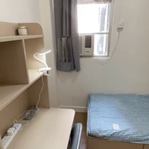 中西区皇后大道西带窗单间5C-C，仅限男生，港大步行500米，地铁站步行270米，巴士站1分即达，周边生活配套齐全吃饭出行都方便