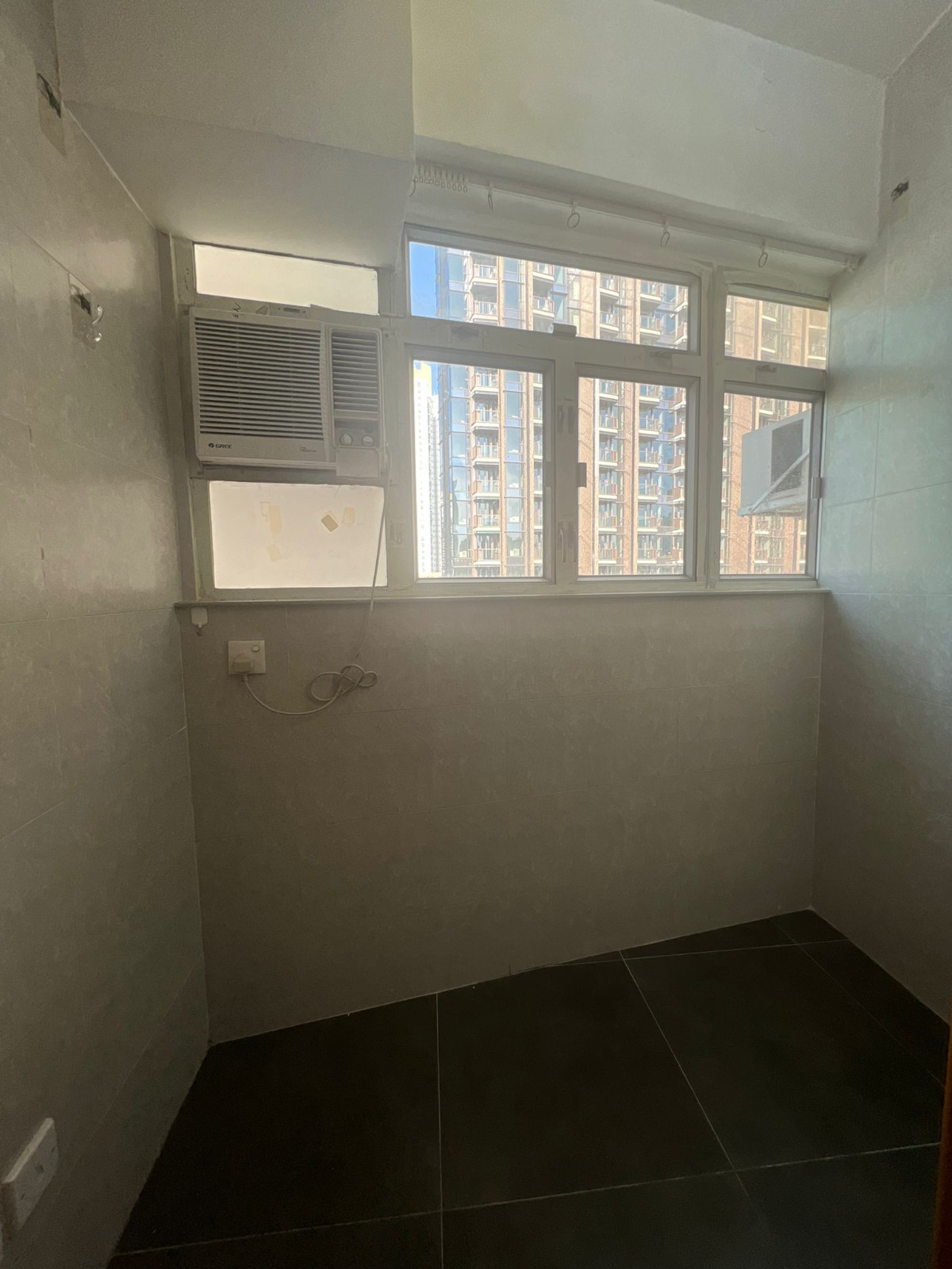 深水埗南都大廈11F 7室C房studio-城大地铁一站即达，浸会20分钟通勤时间，周边三个地铁站方便通勤图2