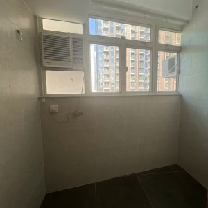 深水埗南都大廈11F 7室C房studio-城大地铁一站即达，浸会20分钟通勤时间，周边三个地铁站方便通勤