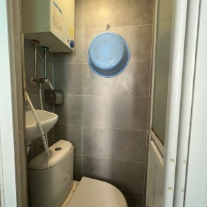 深水埗南都大廈11F 7室C房studio-城大地铁一站即达，浸会20分钟通勤时间，周边三个地铁站方便通勤