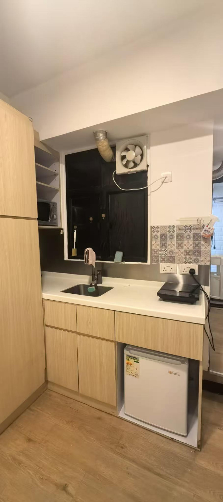 油麻地伟安大厦A座2F B室B房-理工步行1公里，步行+巴士12分钟到校，柯士甸地铁站步行180米即达图3