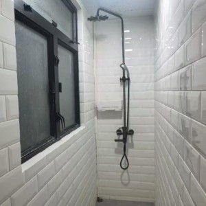 油麻地伟安大厦A座2F B室B房-理工步行1公里，步行+巴士12分钟到校，柯士甸地铁站步行180米即达