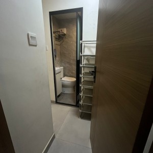 尖沙咀华敦大厦studio B1室C房-理工步行900米，距尖沙咀地铁仅80米