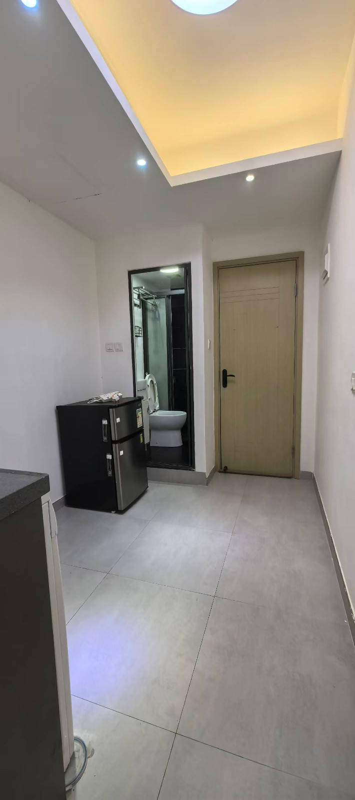 北角马宝道44号4楼A房一室一厅-港大25分通勤，港铁北角站步行1分，周边超多巴士站图1