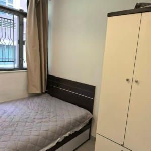 北角马宝道44号4楼A房一室一厅-港大25分通勤，港铁北角站步行1分，周边超多巴士站