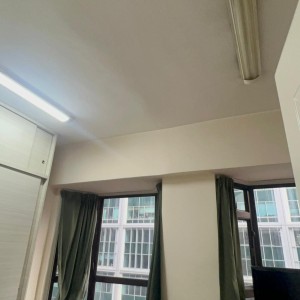 北角新达大厦18楼B室一室一厅-独立客厅卧室厨卫，生活空间超大，港大港铁9站即达，距北角站步行5分