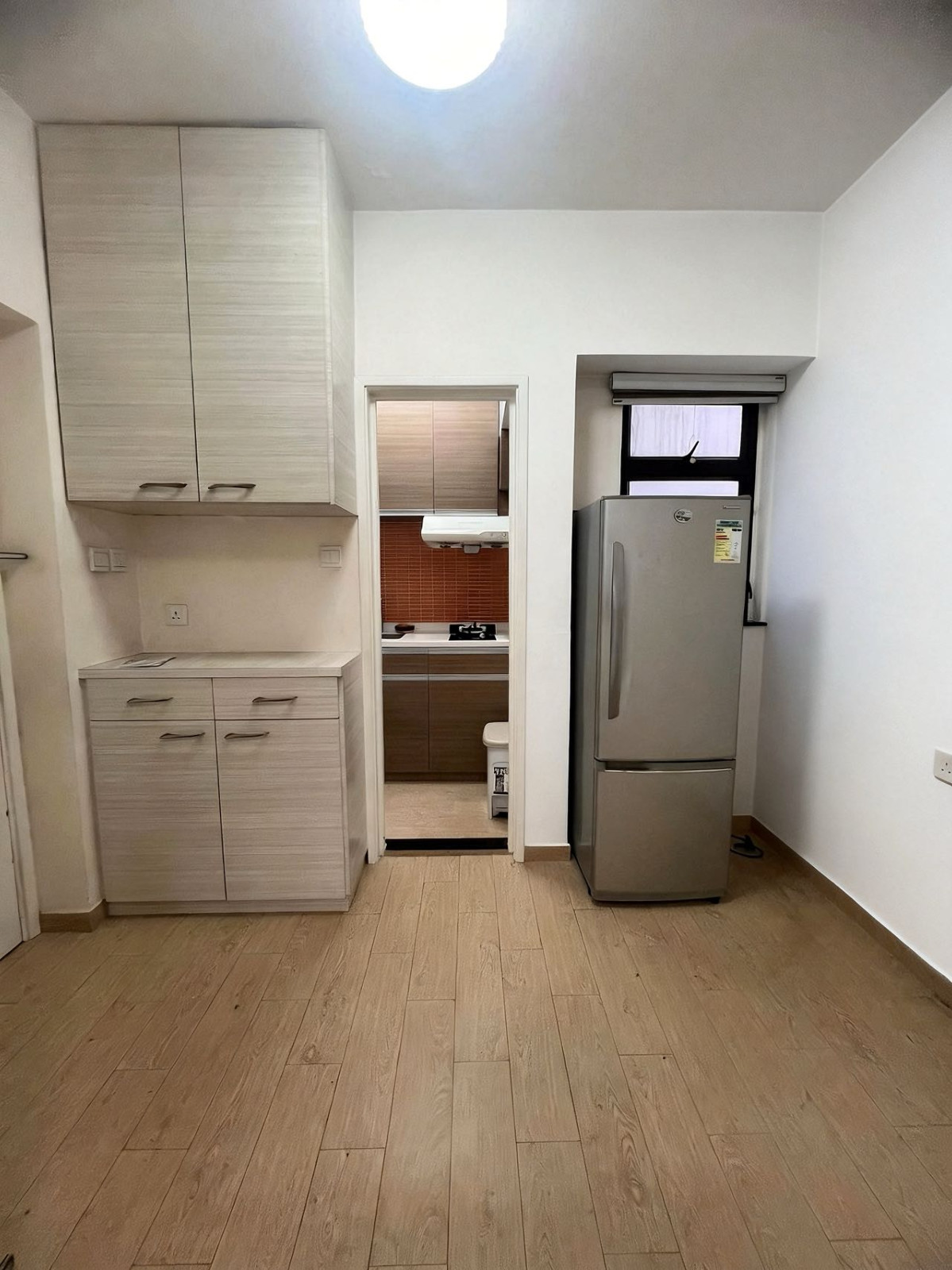 北角新达大厦18楼B室一室一厅-独立客厅卧室厨卫，生活空间超大，港大港铁9站即达，距北角站步行5分图6