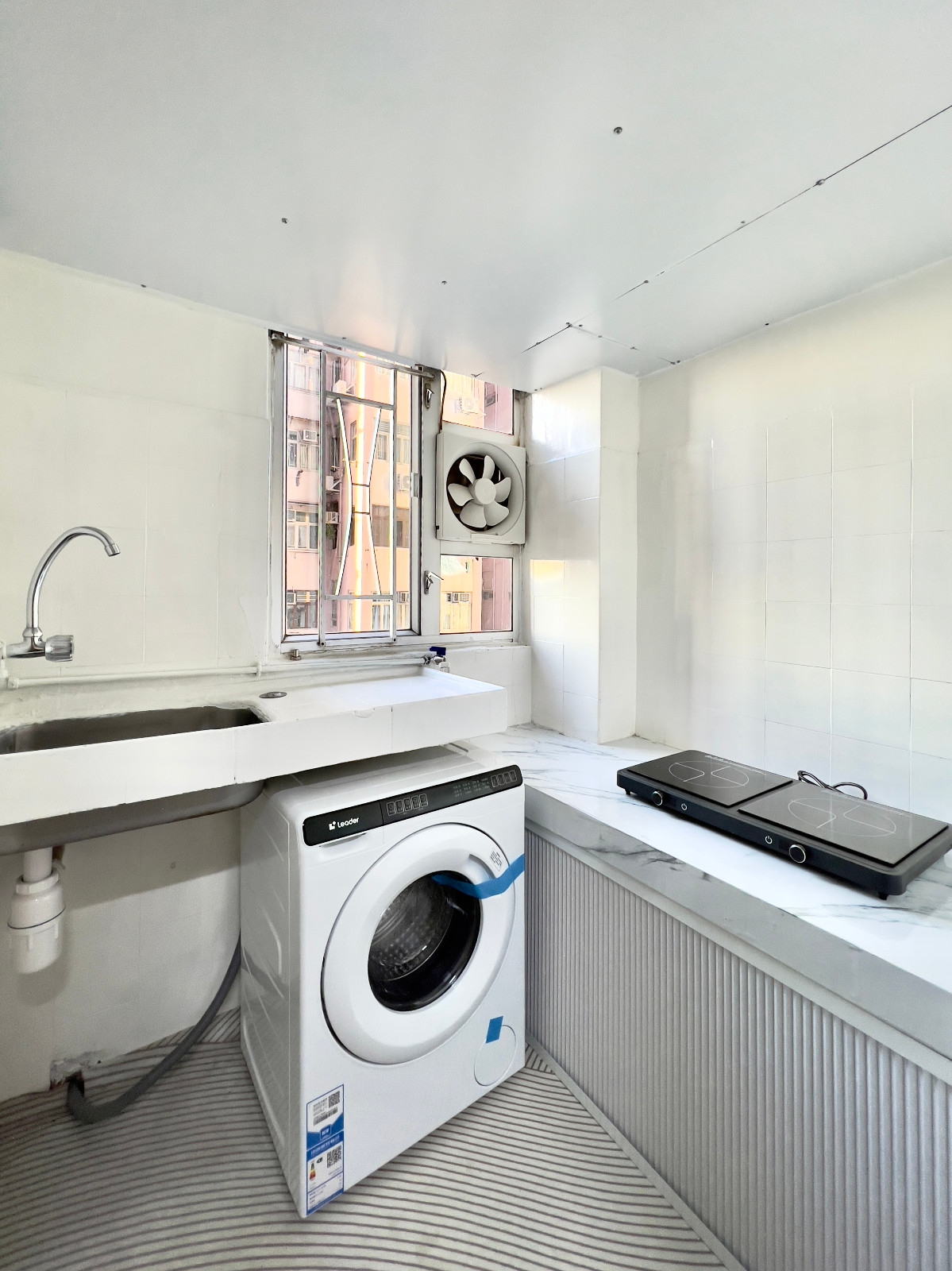 港岛天兴大厦电梯洋楼精致套房-仅限女生，两房一厅带储藏间，港大步行800米，西营盘地铁站400米图6