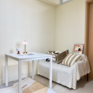 港岛天兴大厦电梯洋楼精致套房-仅限女生，两房一厅带储藏间，港大步行800米，西营盘地铁站400米