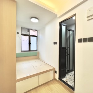 尖沙咀海景大厦10楼A房studio-理工步行12分巴士5分，尖沙咀地铁5分，超值精装大房