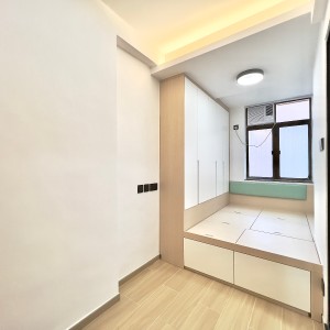 尖沙咀海景大厦10楼A房studio-理工步行12分巴士5分，尖沙咀地铁5分，超值精装大房