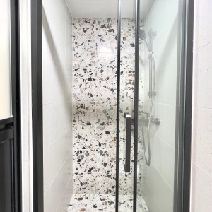 尖沙咀海景大厦10楼A房studio-理工步行12分巴士5分，尖沙咀地铁5分，超值精装大房