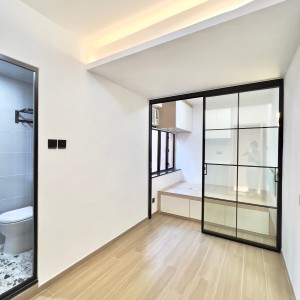 尖沙咀海景大厦10楼B房studio-理工步行12分巴士5分，尖沙咀地铁5分，超值精装大房