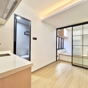 尖沙咀海景大厦10楼B房studio-理工步行12分巴士5分，尖沙咀地铁5分，超值精装大房