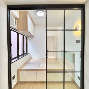 尖沙咀海景大厦10楼B房studio-理工步行12分巴士5分，尖沙咀地铁5分，超值精装大房