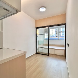 尖沙咀海景大厦10楼C房studio-理工步行12分巴士5分，尖沙咀地铁5分，超值精装大房