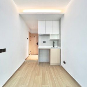 尖沙咀海景大厦10楼C房studio-理工步行12分巴士5分，尖沙咀地铁5分，超值精装大房