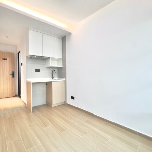 尖沙咀海景大厦10楼C房studio-理工步行12分巴士5分，尖沙咀地铁5分，超值精装大房