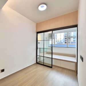 尖沙咀海景大厦10楼C房studio-理工步行12分巴士5分，尖沙咀地铁5分，超值精装大房