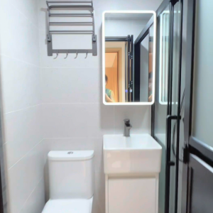 尖沙咀海景大厦10楼C房studio-理工步行12分巴士5分，尖沙咀地铁5分，超值精装大房